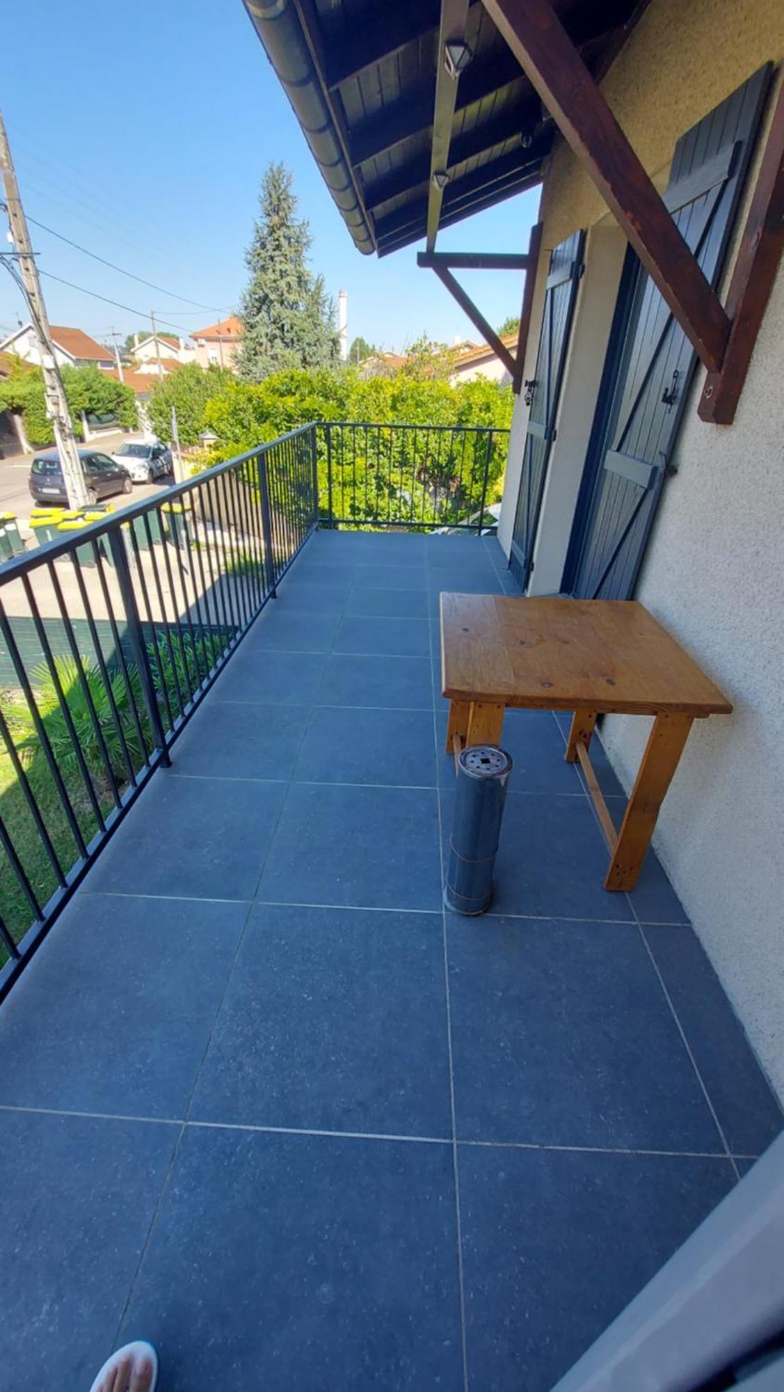 K&N - Maison A Partager Avec D'Autres Voyageurs - Chambre Privee - Jardin - Balcon Vaulx-en-Velin Exterior foto